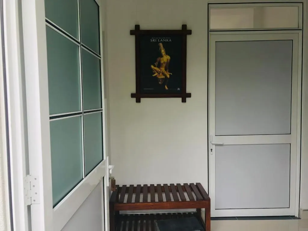 Kandy Traveller'S Cottage