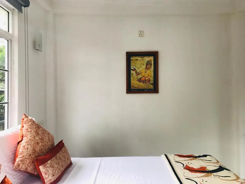 Kandy Traveller'S Cottage Sri Lanka